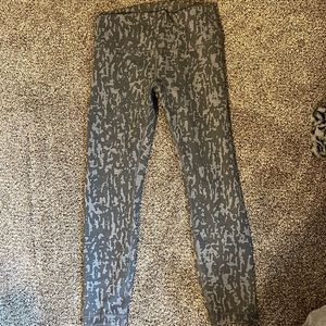 Lulalemon wonder wear leggings . Like new condition